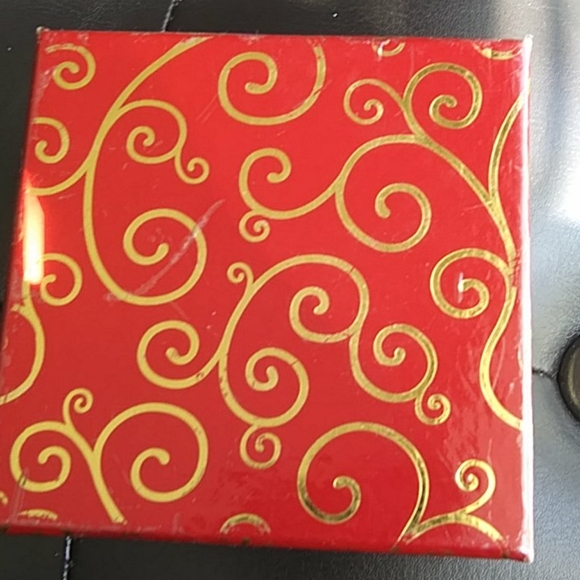 Genuine Crystal 18" Pendant with Stud Earrings - Picture 6 of 7